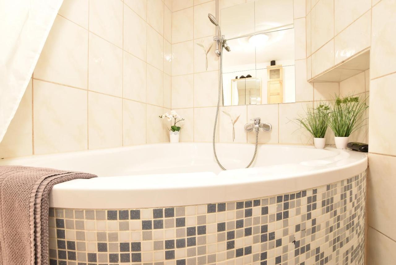 Huge Apartment In Awesome Location With Parking Innsbruck Esterno foto