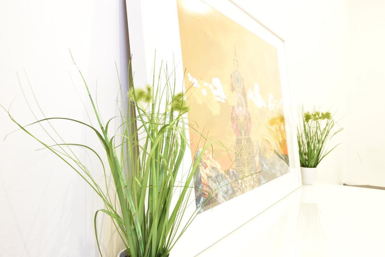 Huge Apartment In Awesome Location With Parking Innsbruck Esterno foto